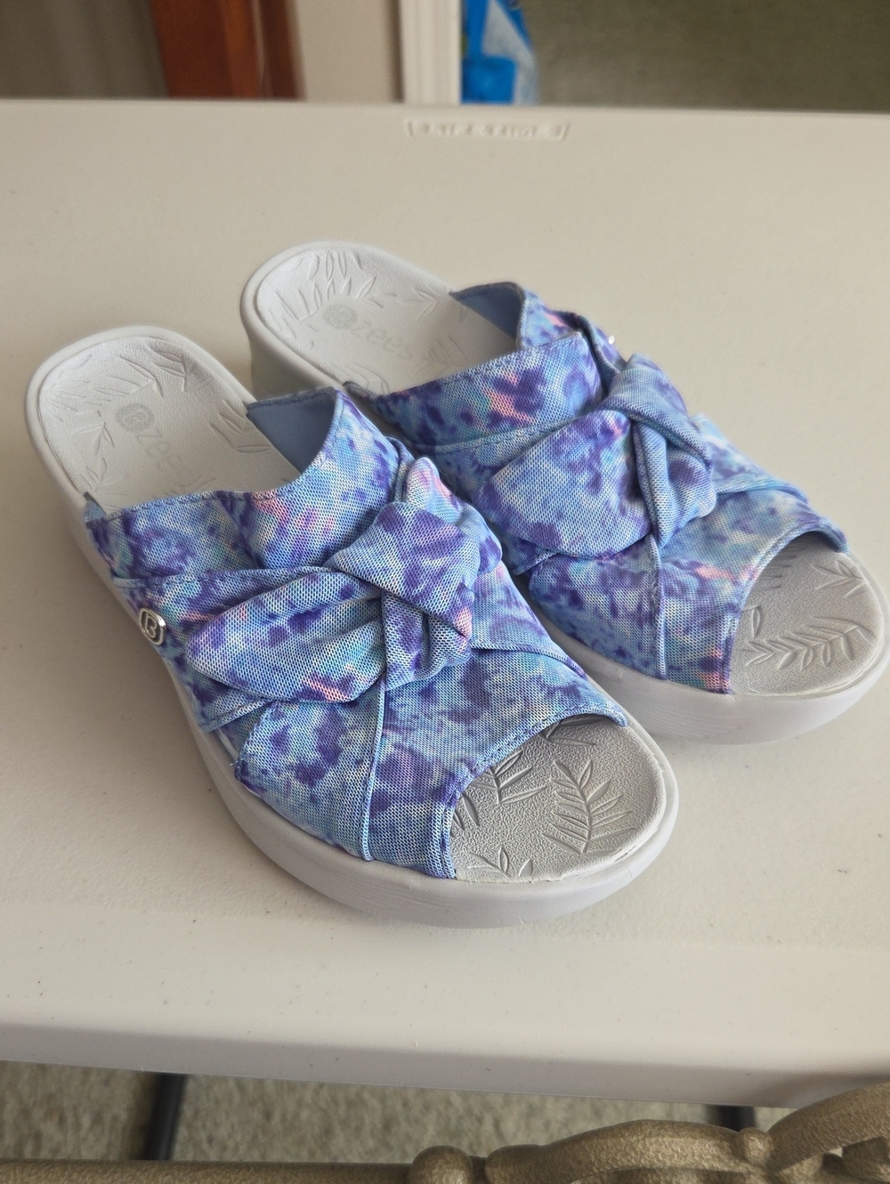 Bzees Lavender Tie-Dye Knot Slide Sandals